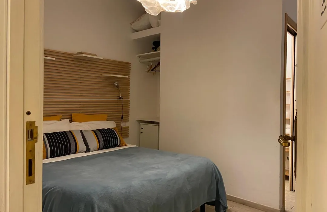 Room Of Arts-1